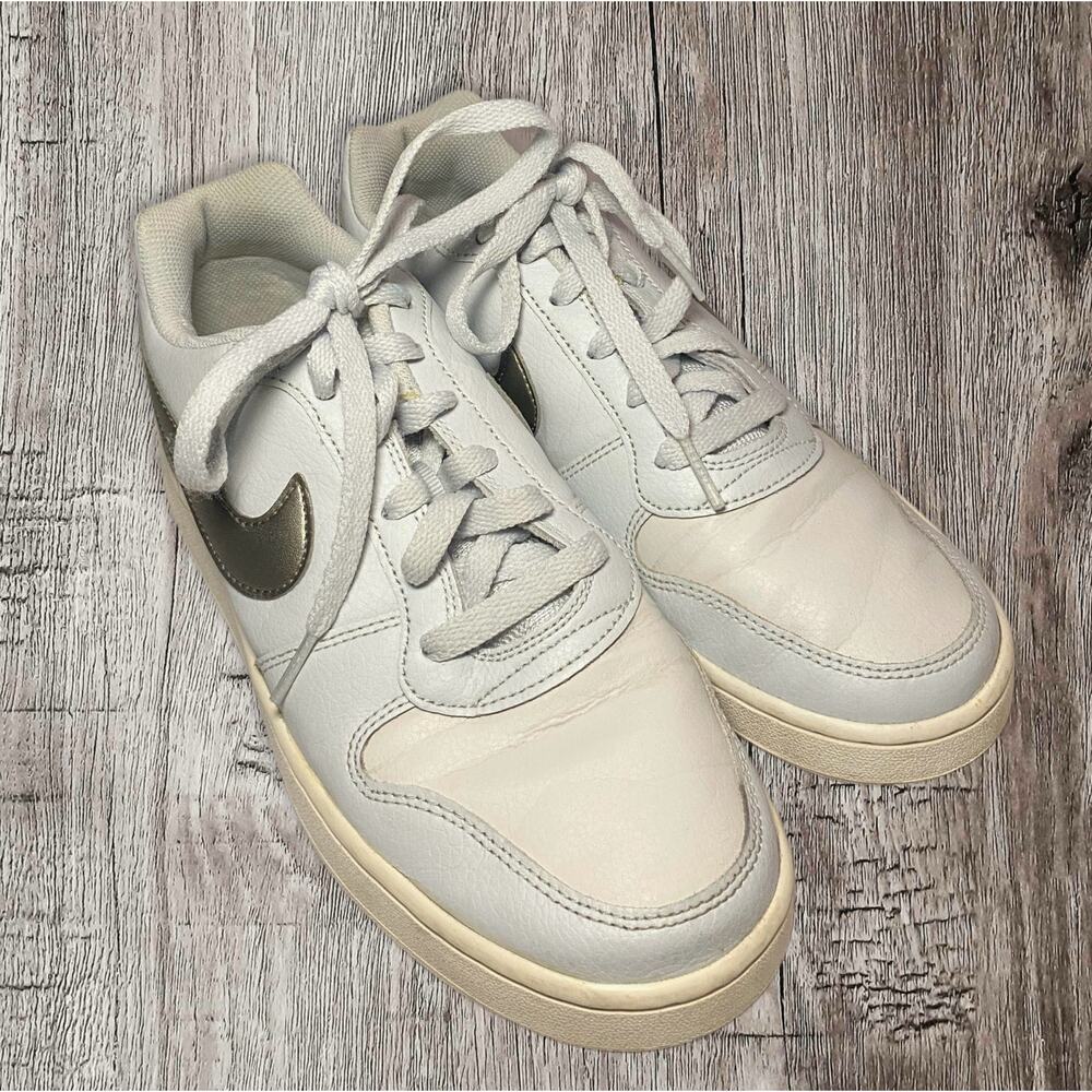 Nike Ebernon low triple white men’s sneakers. Size 8‎